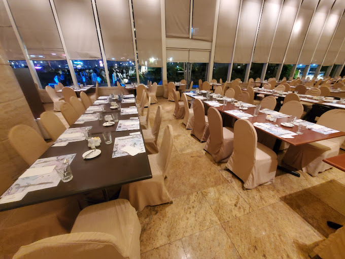 Handelsgewerbliche Getränkemaschine aus Edelstahl 4