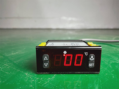 Verstellbare industrielle Kühlgeräte mit doppelter Airbagdichtung und hochfesten Universalrädern 12