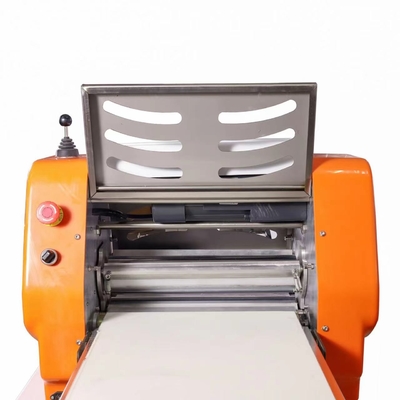 370 mm Rollendeigpressmaschine für Restaurant Phase 1 0,4 kW Leistung 2,5 kg Rollgewicht